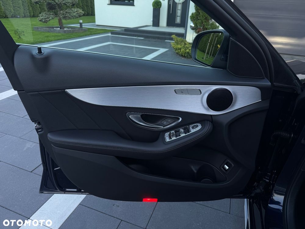 Mercedes-Benz Klasa C 300 d 9G-TRONIC AMG Line - 18
