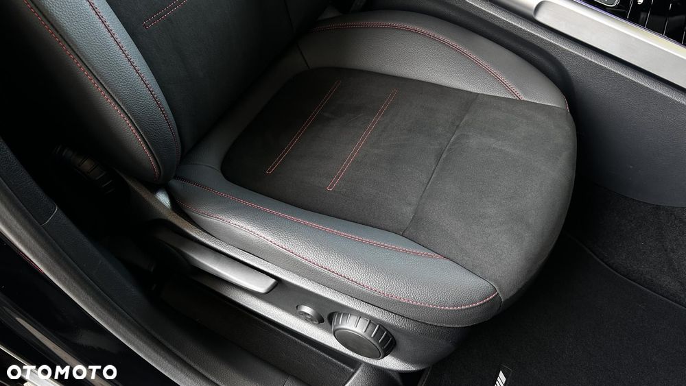 Mercedes-Benz GLB 200 d 4-Matic AMG Line 8G-DCT - 24