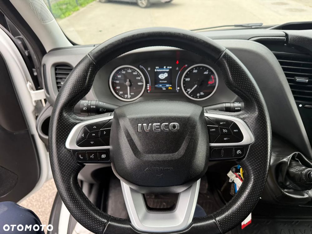 Iveco Daily 35S180, 3.0 180KM, Doka 7os., Niski przebieg, Zadbane - 16