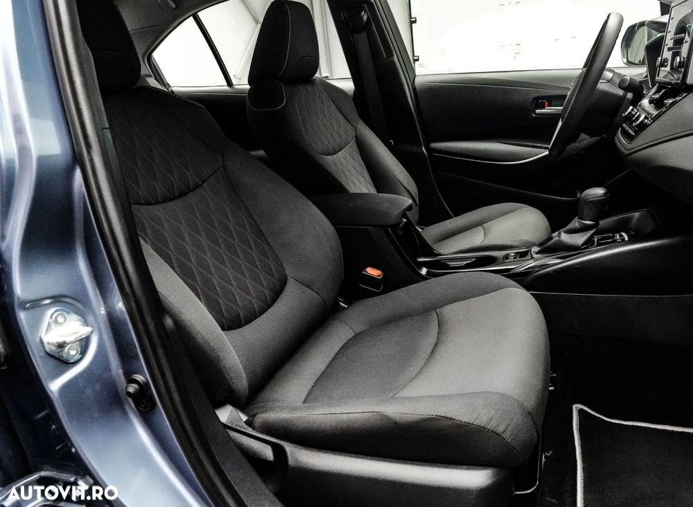 Toyota Corolla Sedan 1.8 HSD Dynamic - 14