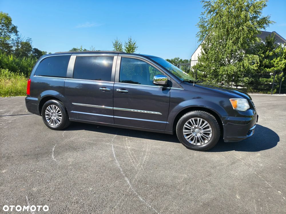 Chrysler Town & Country 3.6 Limited - 20