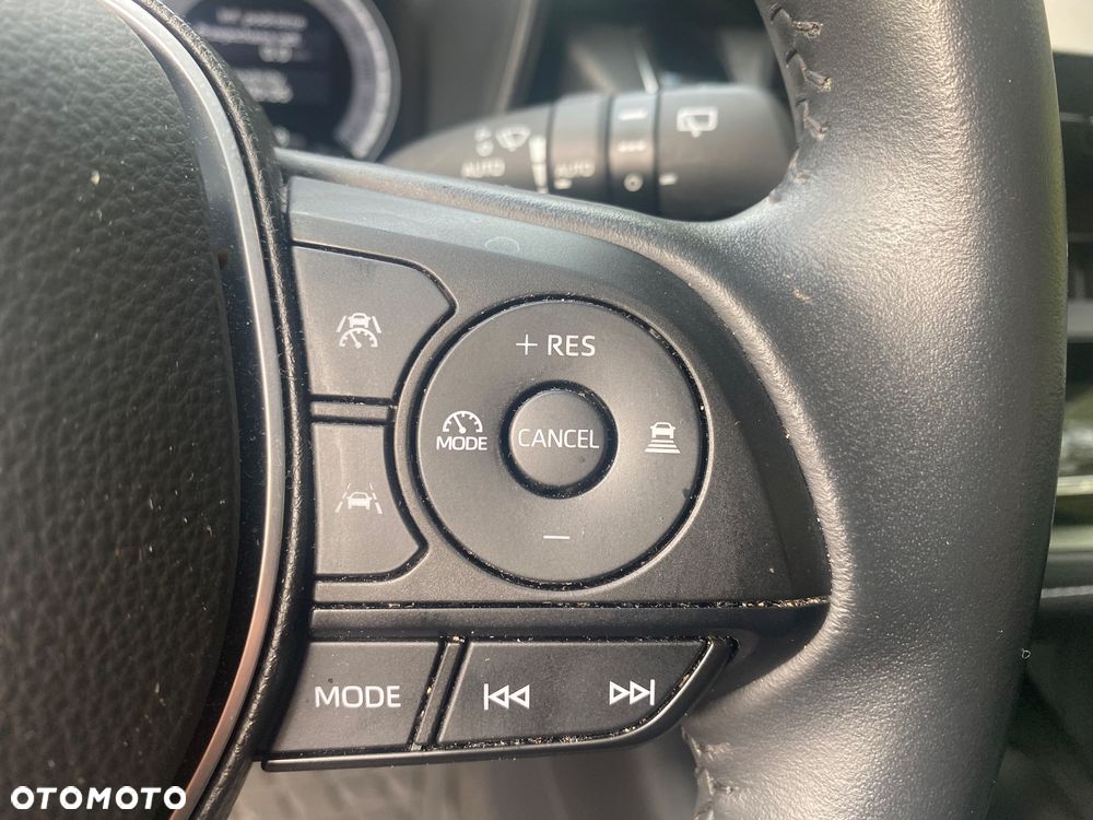Toyota Corolla 1.8 Hybrid Style - 17