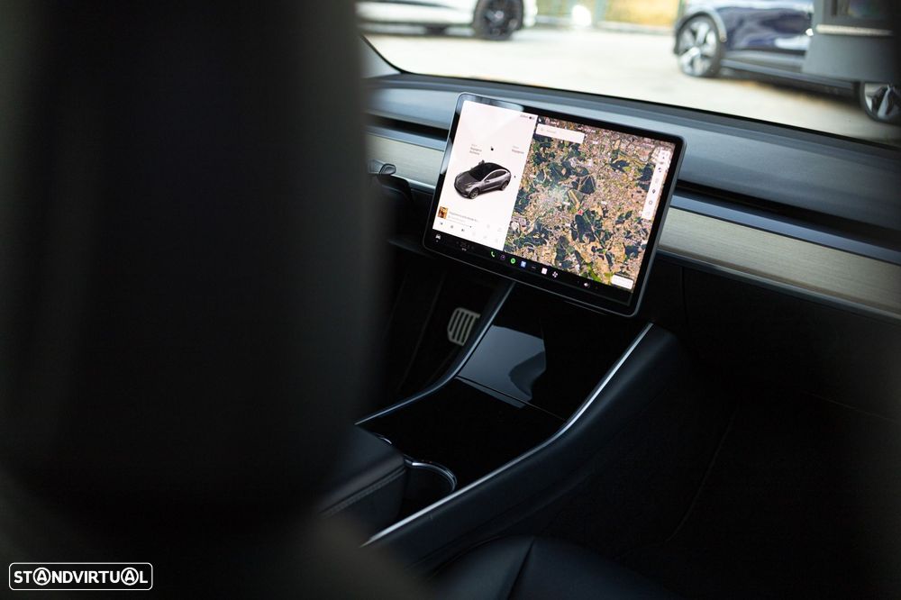 Tesla Model 3 Long-Range Dual Motor AWD - 37