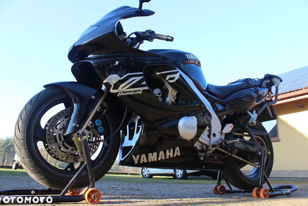 Yamaha YZF - 11