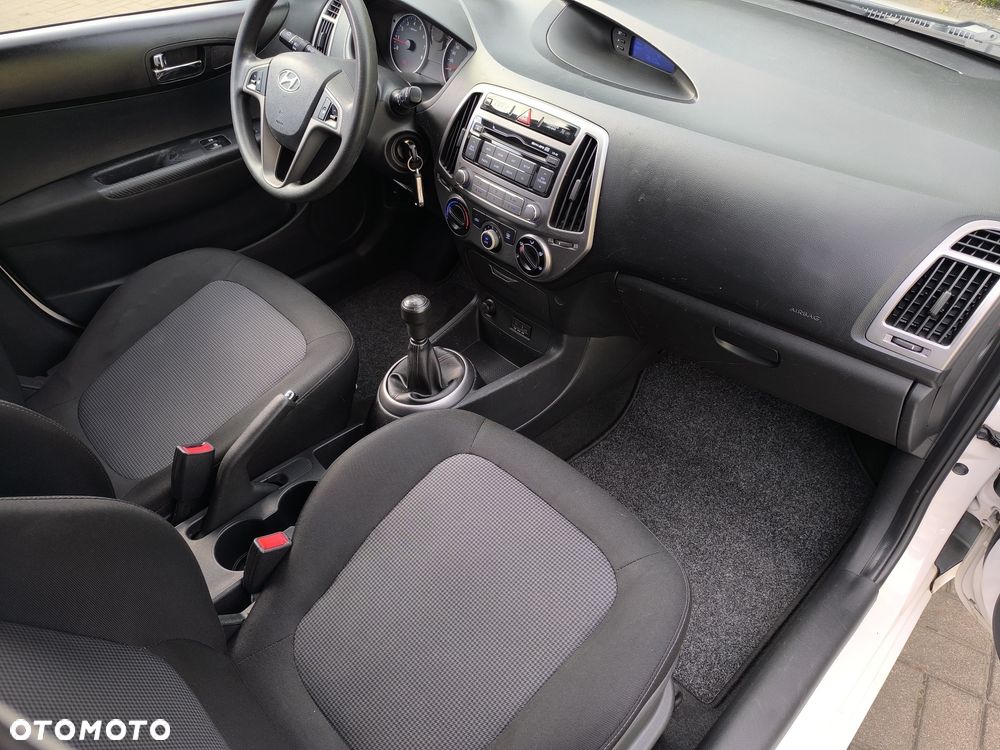 Hyundai i20 - 13