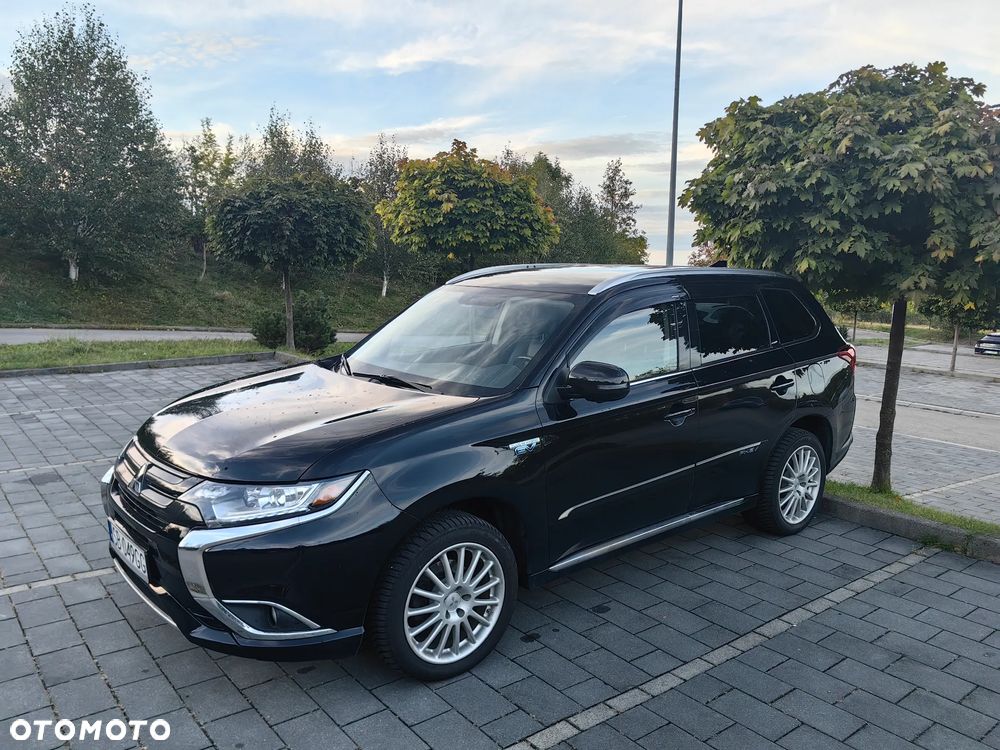 Mitsubishi Outlander - 4