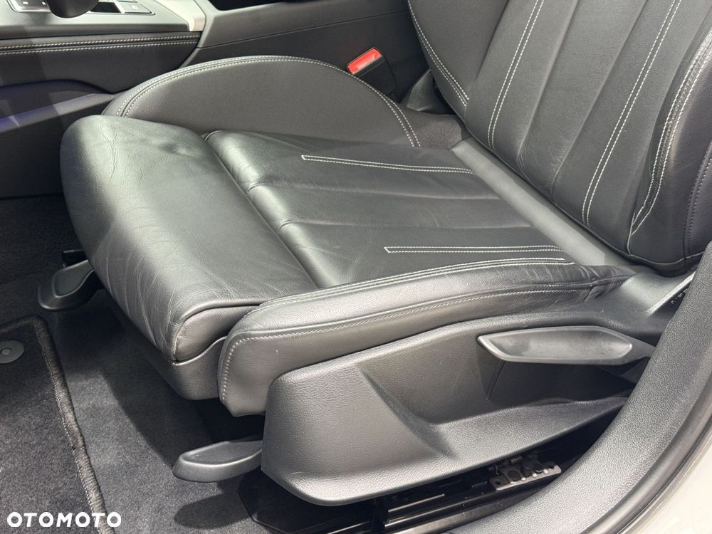 Audi A4 Limousine - 11