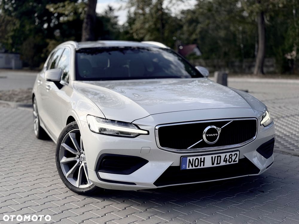 Volvo V60 D3 Momentum Pro - 1