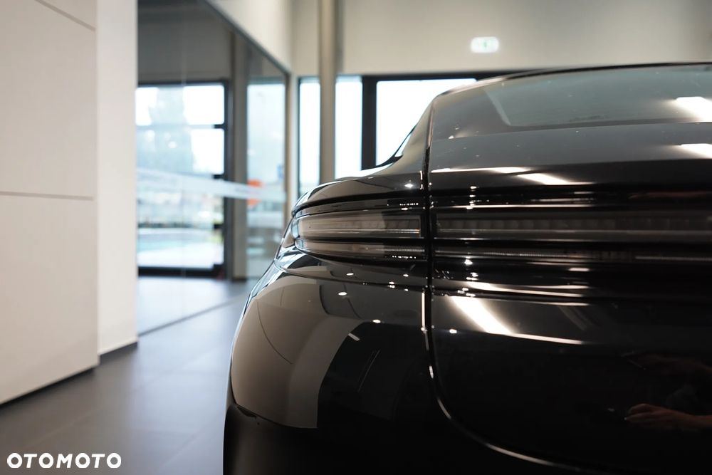 Porsche Panamera ver-4-e--hybrid-phev - 31