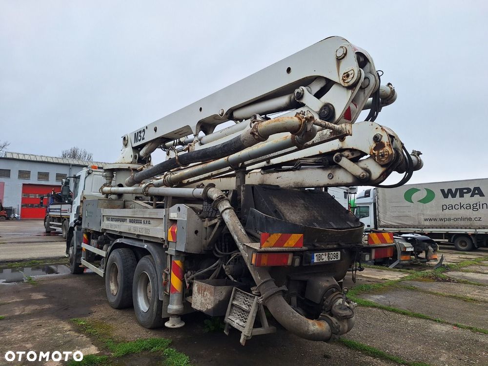 Iveco Eurotrakker 260E38 6X4 + Cifa 32 - 8