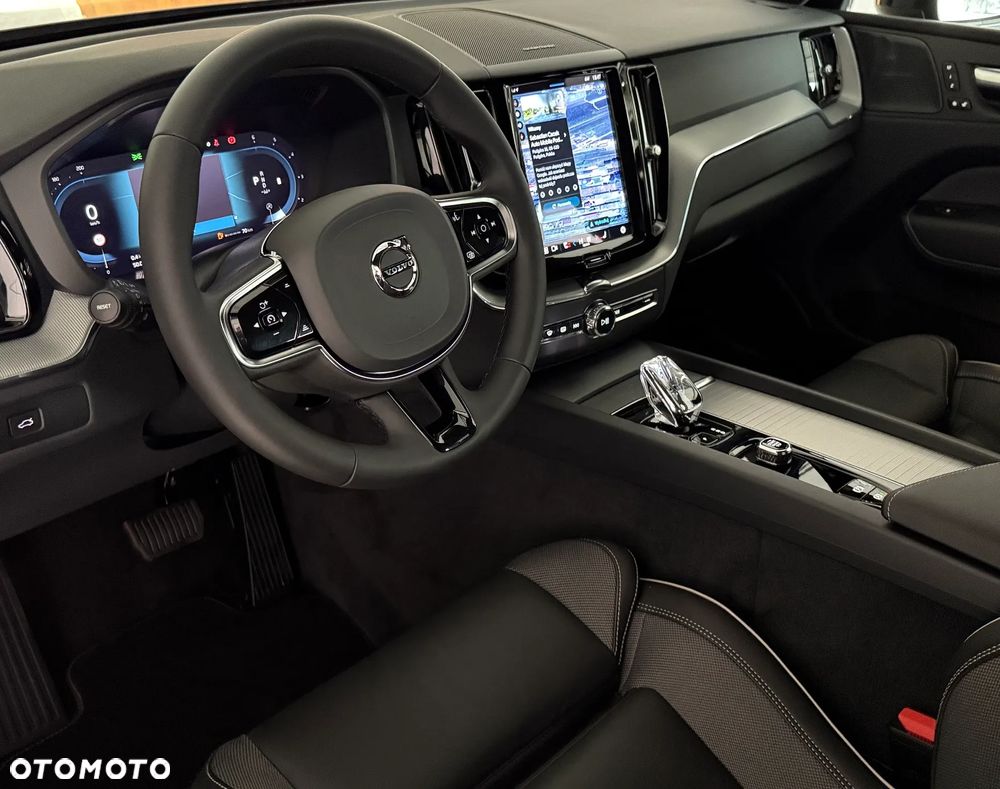 Volvo XC 60 B4 D AWD Plus Dark - 9