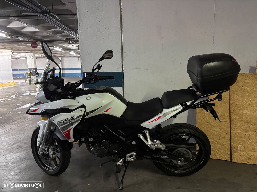 Benelli TRK 251 - 3