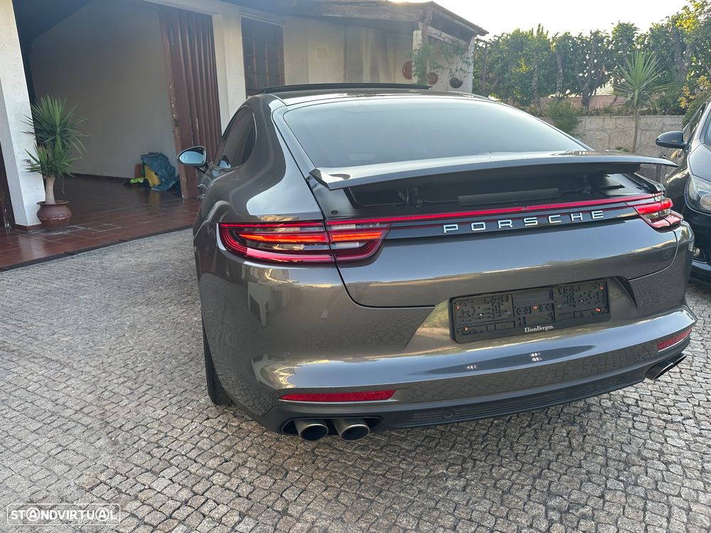 Porsche Panamera 4 S - 23