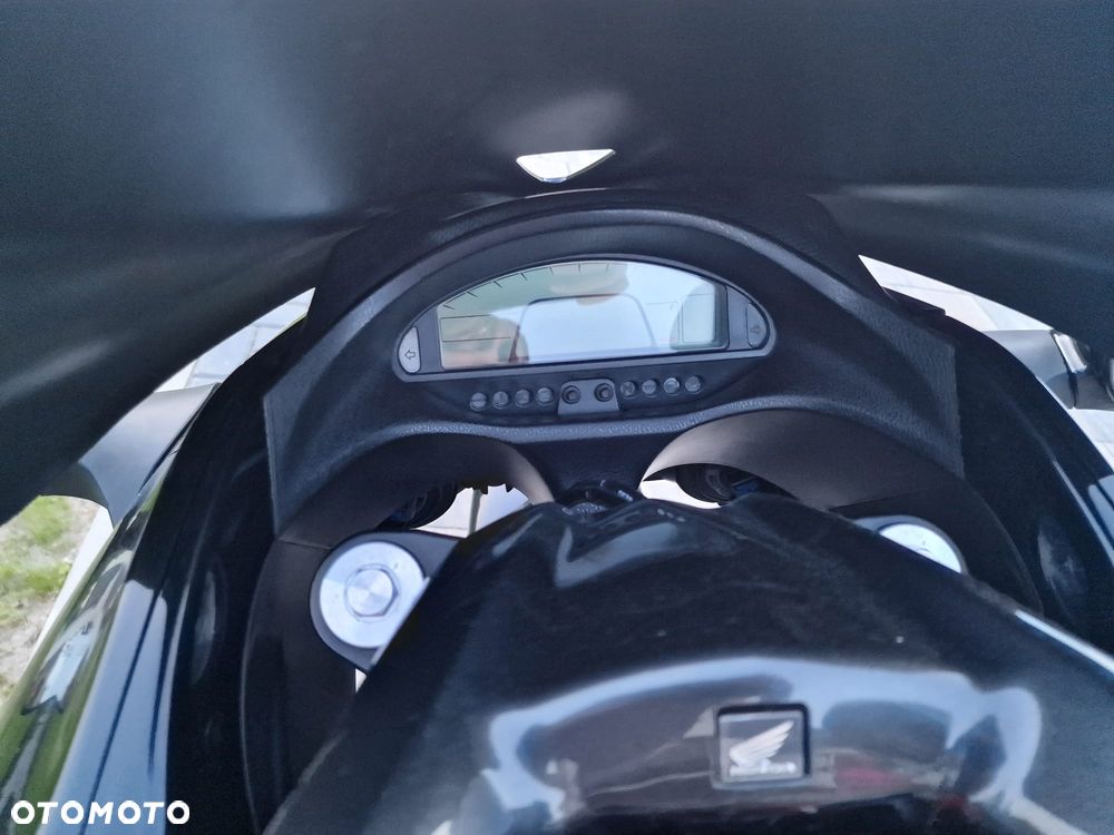 Honda DN-01 - 17
