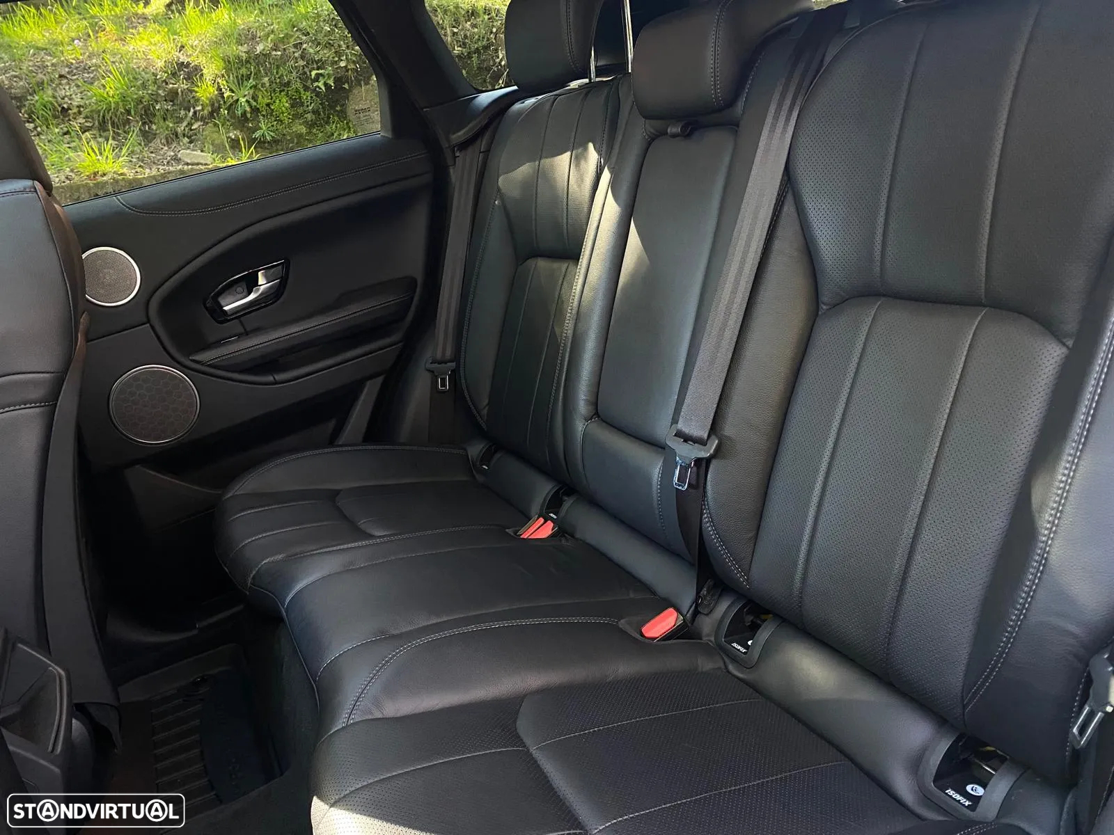 Land Rover Range Rover Evoque 2.0 D180 AWD R-Dynamic HSE Auto - 32