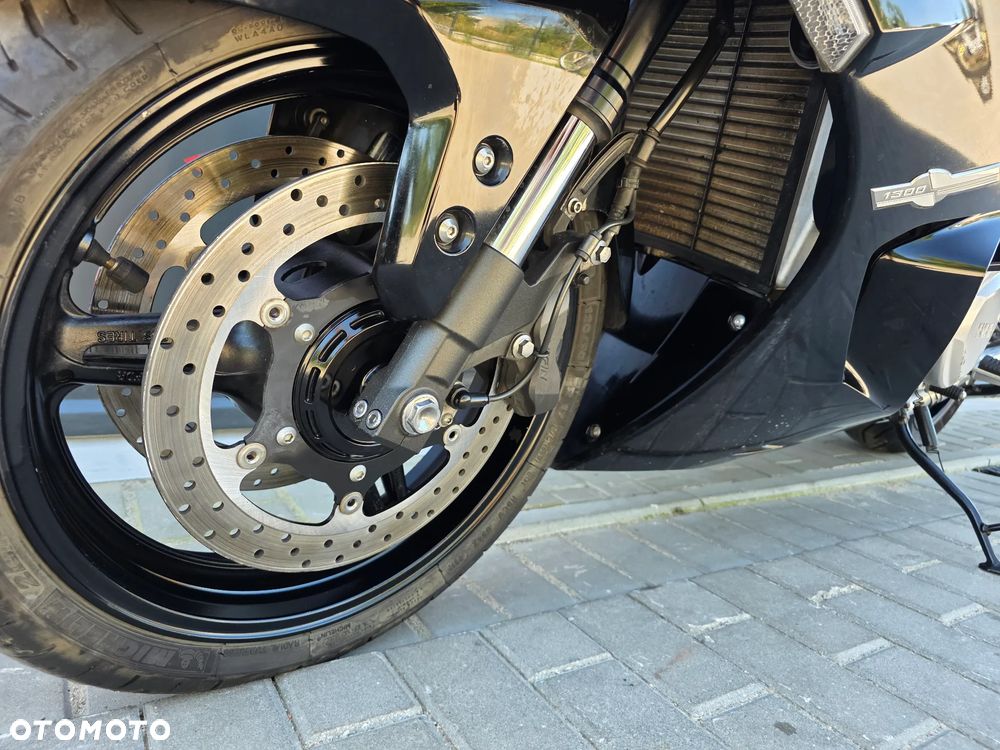 Yamaha FJR - 27