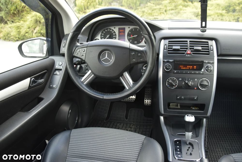 Mercedes-Benz Klasa B 180 EU5 - 29