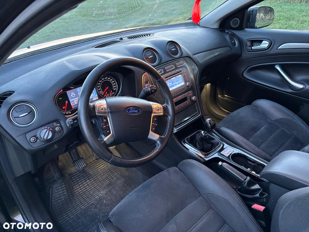 Ford Mondeo 2.2 TDCi Black Magic - 11