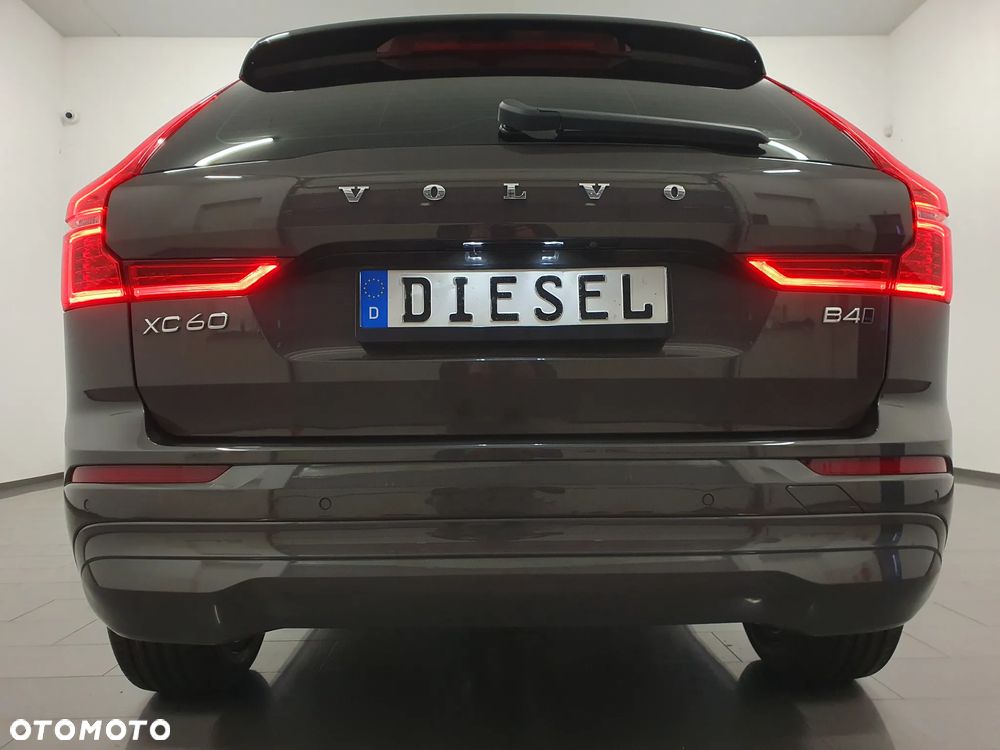 Volvo XC 60 B4 D AWD Ultimate Dark - 37