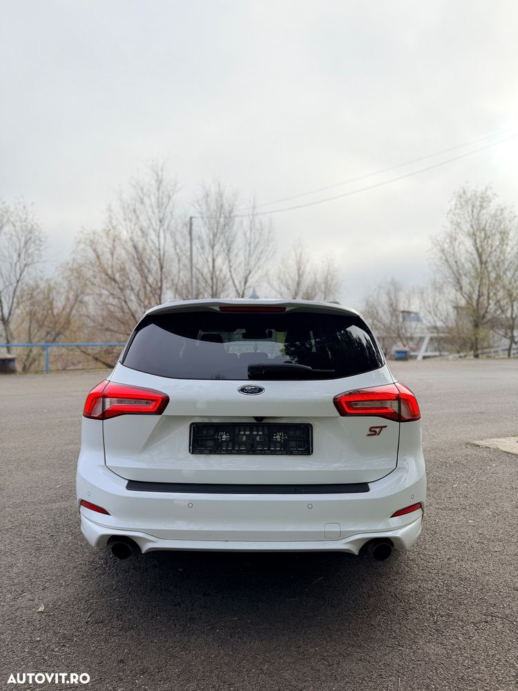 Ford Focus 2.3 Ecoboost ST3 - 10