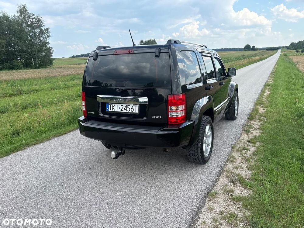 Jeep Cherokee - 8