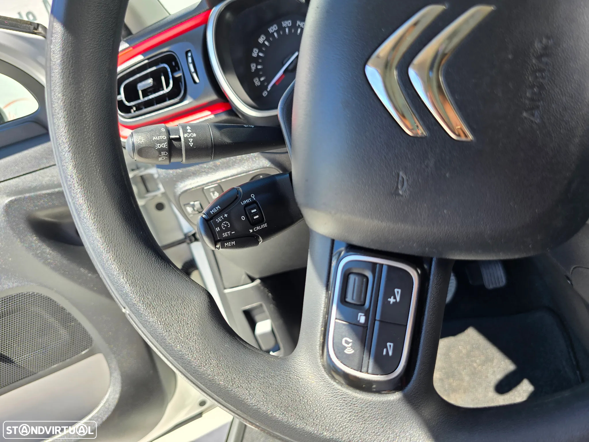Citroën C3 1.2 PureTech Shine EAT6 - 33