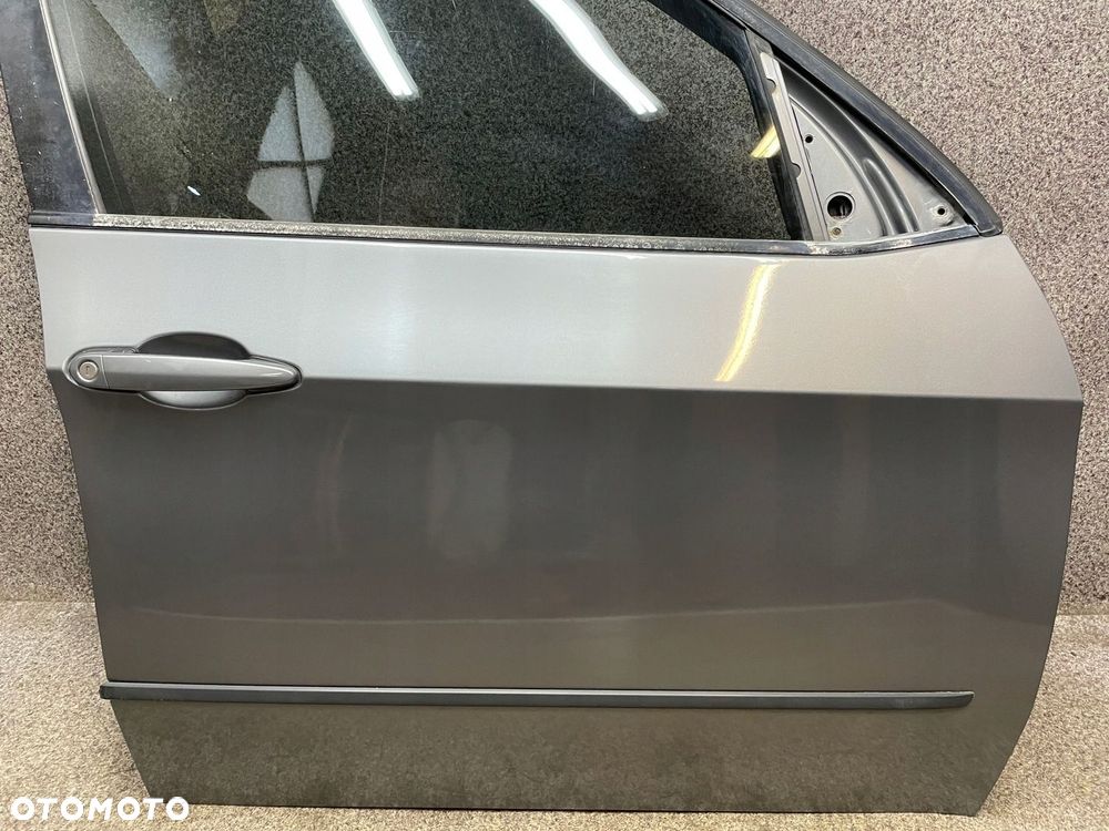 Drzwi prawy przod przednie szyba A52/7 SPACEGRAU METALLIC BMW E70 X5 - 6