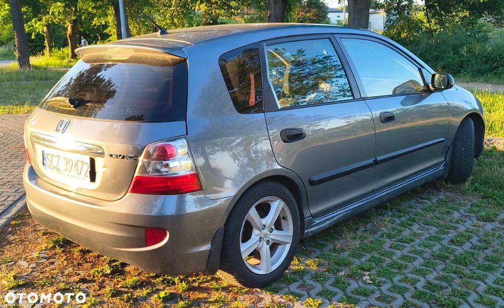 Honda Civic 1.4i S - 4
