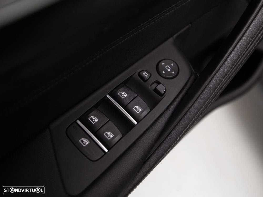 BMW 530 e Pack Desportivo M - 15