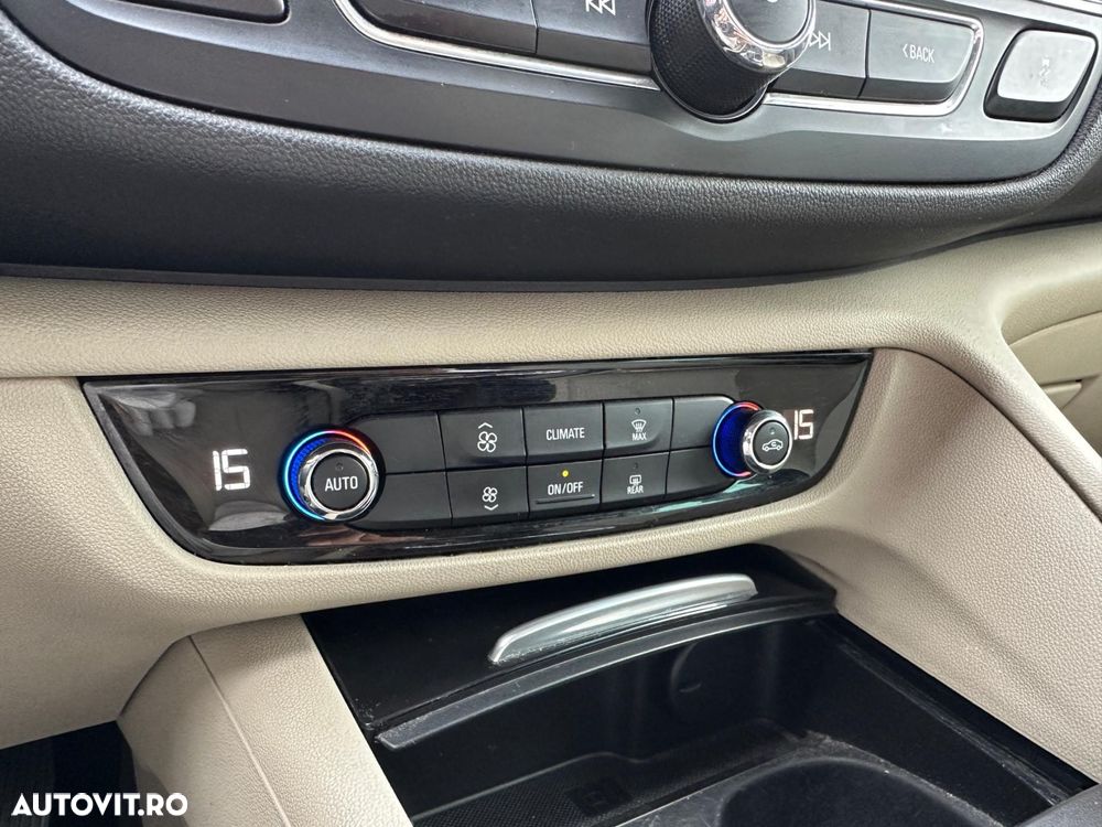 Opel Insignia - 15