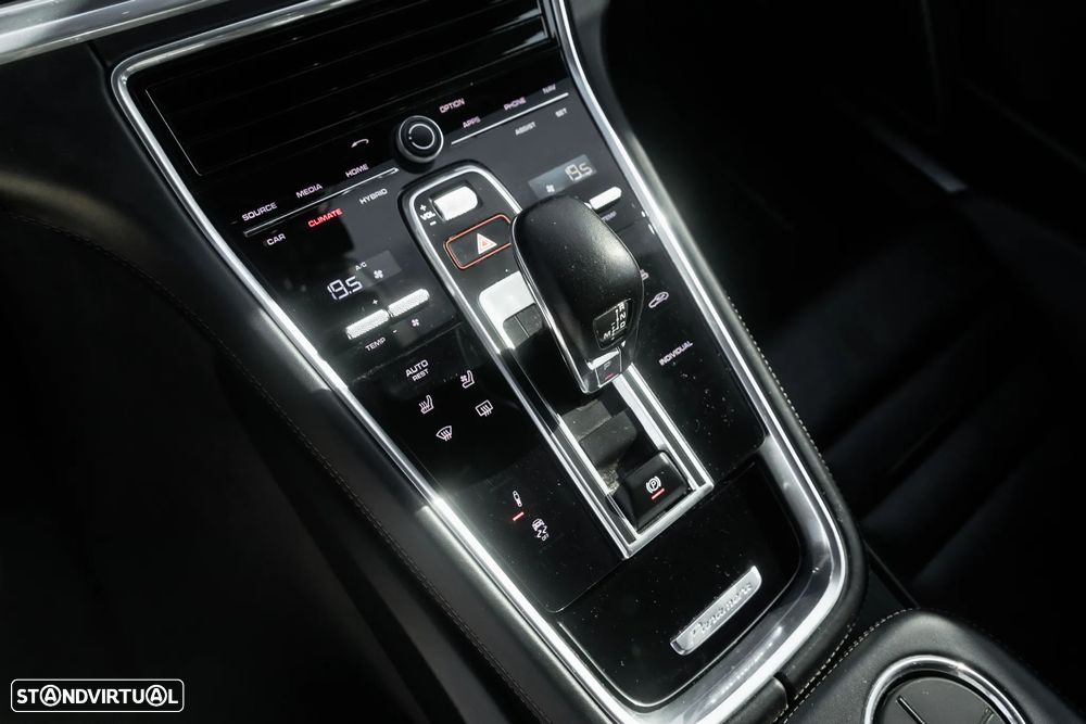Porsche Panamera Sport Turismo 4 E-Hybrid - 27