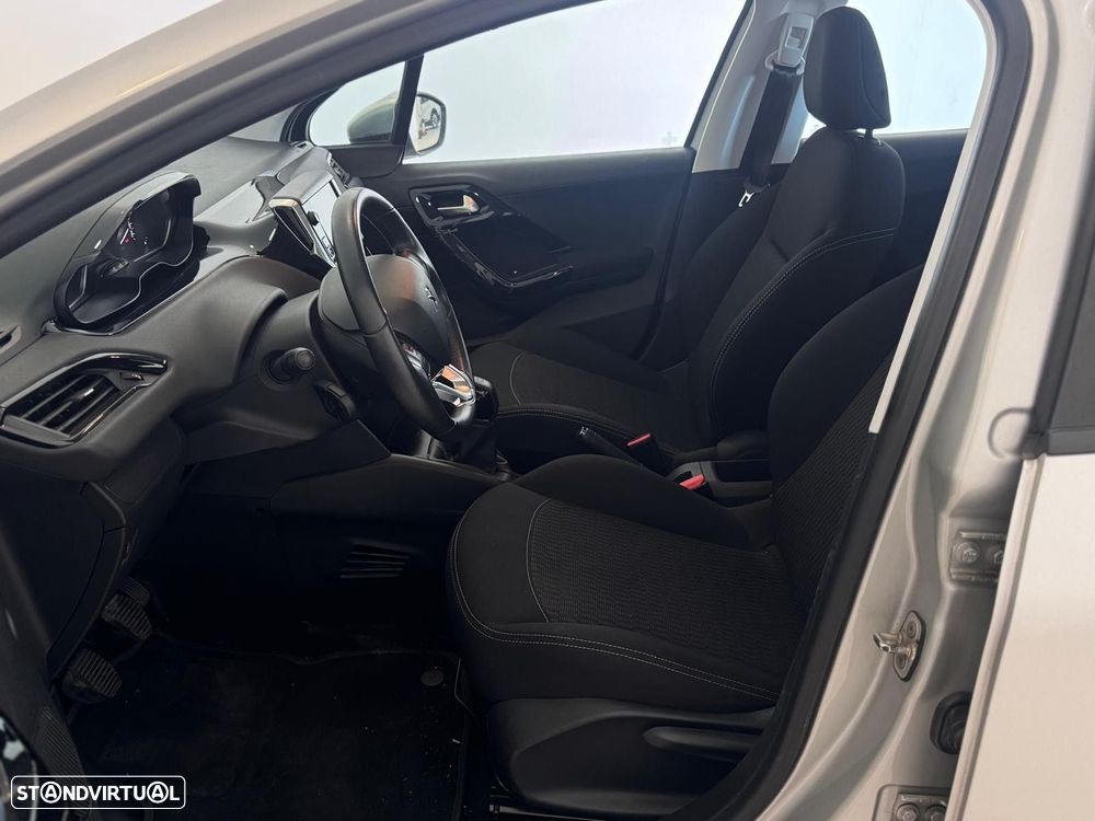 Peugeot 208 1.2 PureTech Active - 6