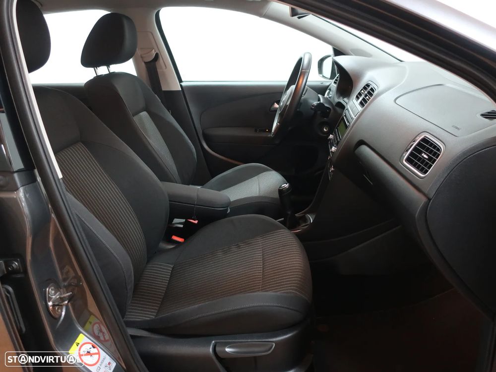 VW Polo 1.2 Highline - 24