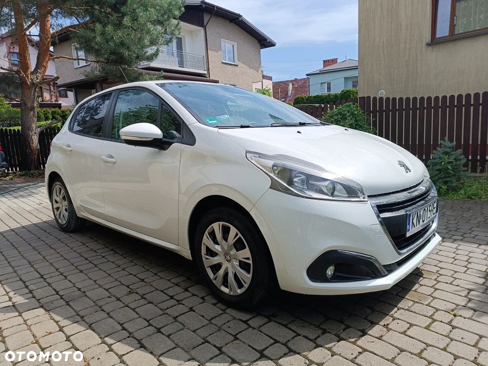 Peugeot 208 - 1