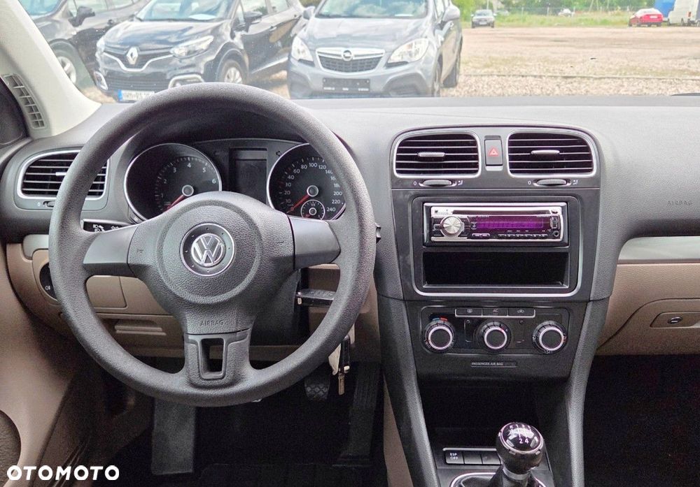 Volkswagen Golf - 8