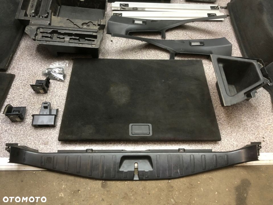 E83 X3 wnetrze boczki tapicerka podloga bagaznika - 8
