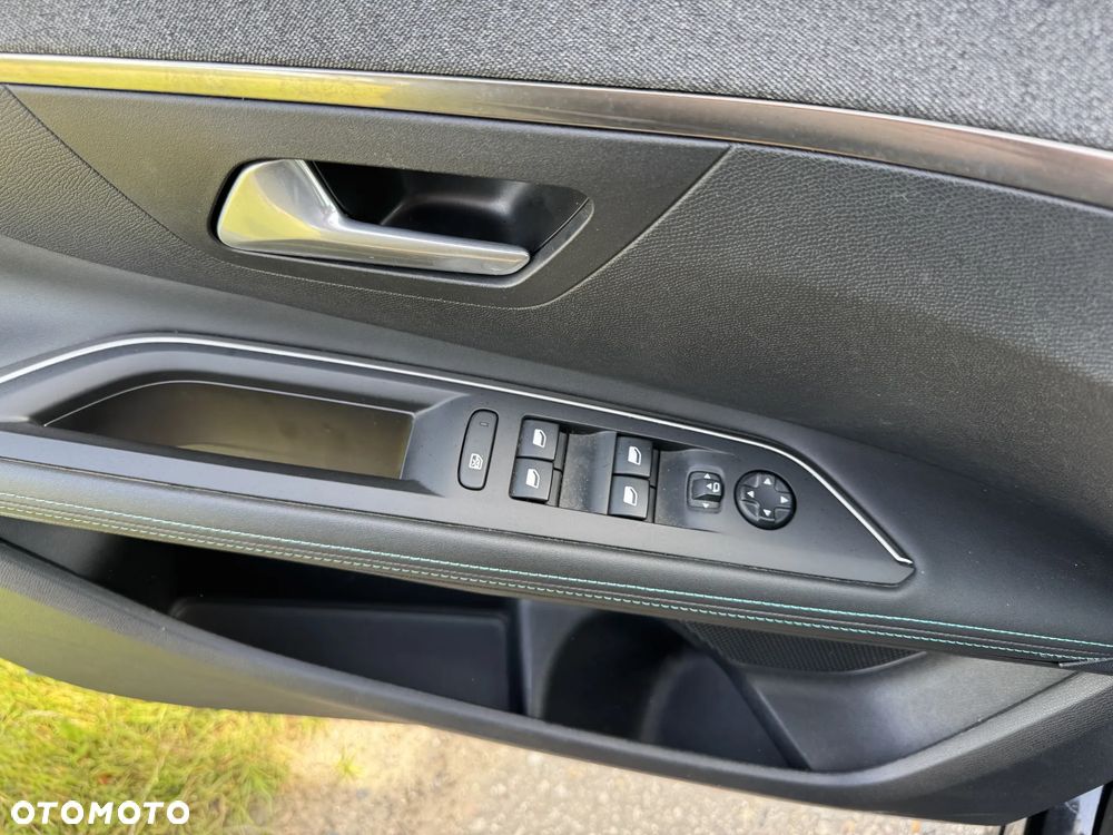 Peugeot 3008 1.2 PureTech Allure S&S - 26