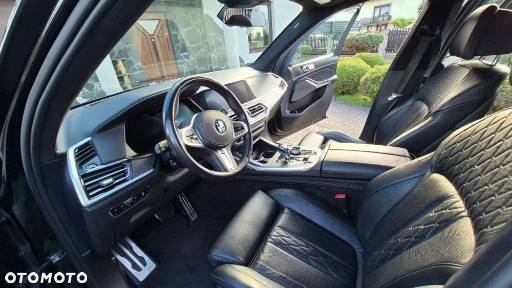 BMW X7 M50i sport - 17