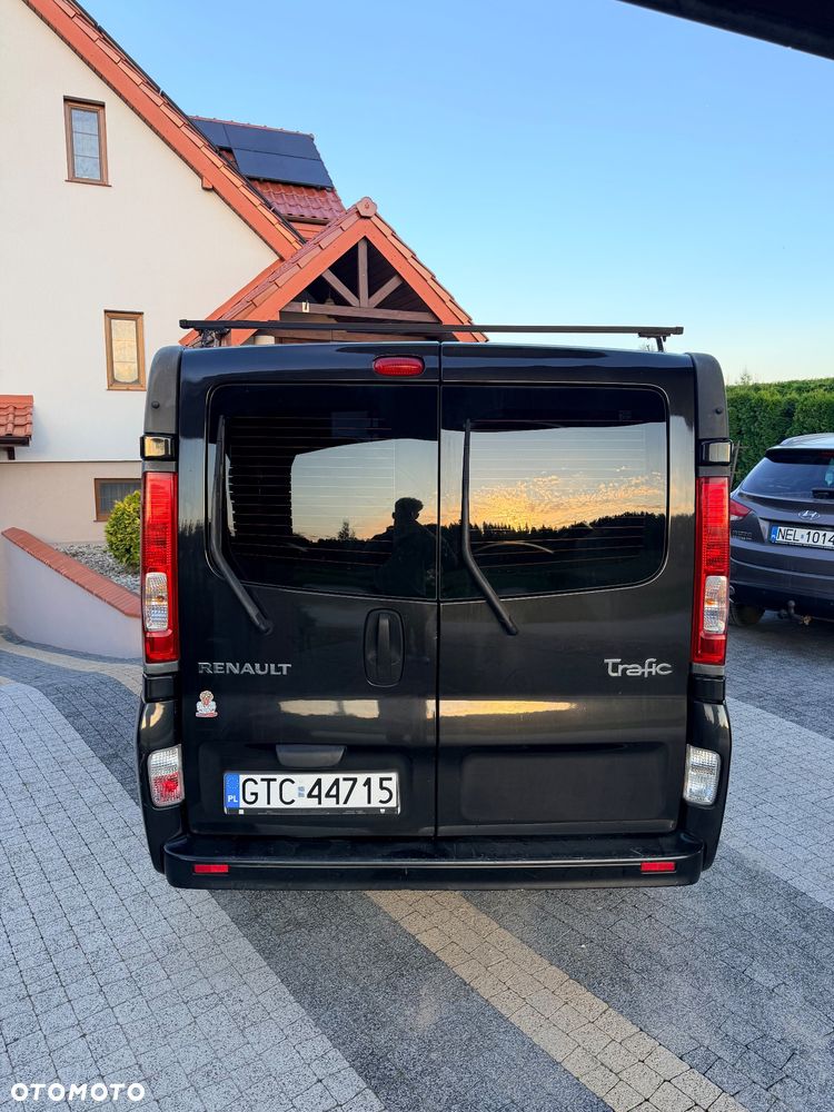 Renault Trafic Grand Passenger Black Edition - 3