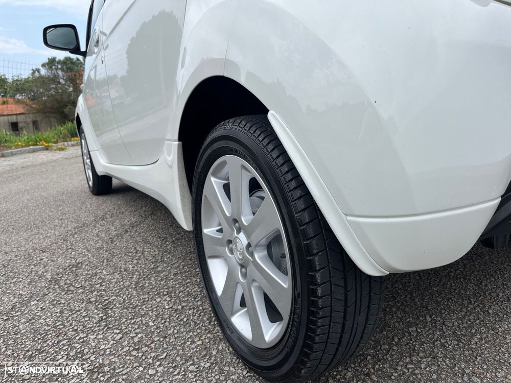 Peugeot iOn Active - 10