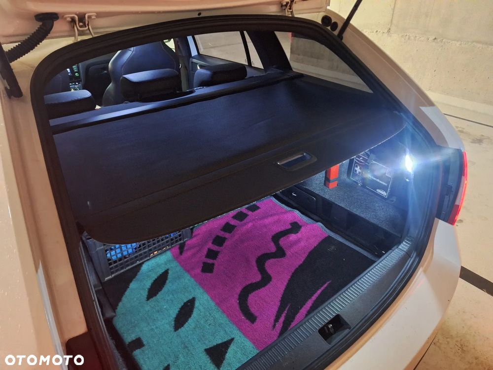 Skoda Octavia Combi 2.0 TDI RS - 29