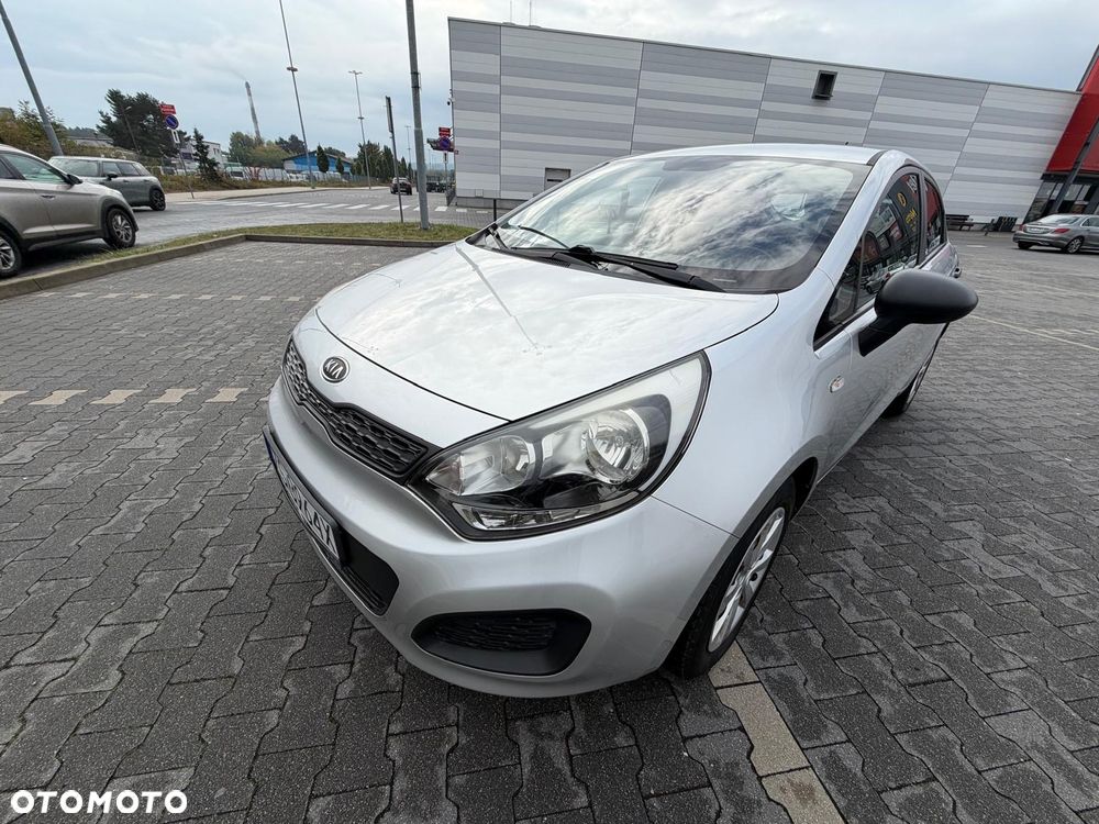 Kia Rio - 8