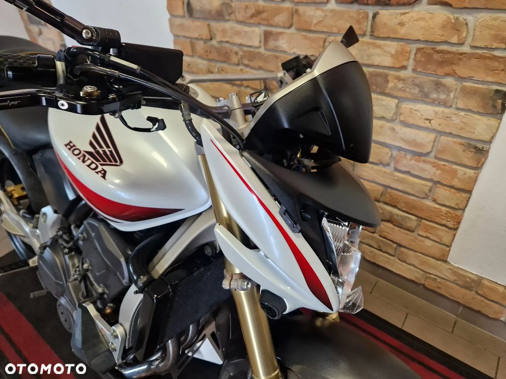 Honda Hornet - 24