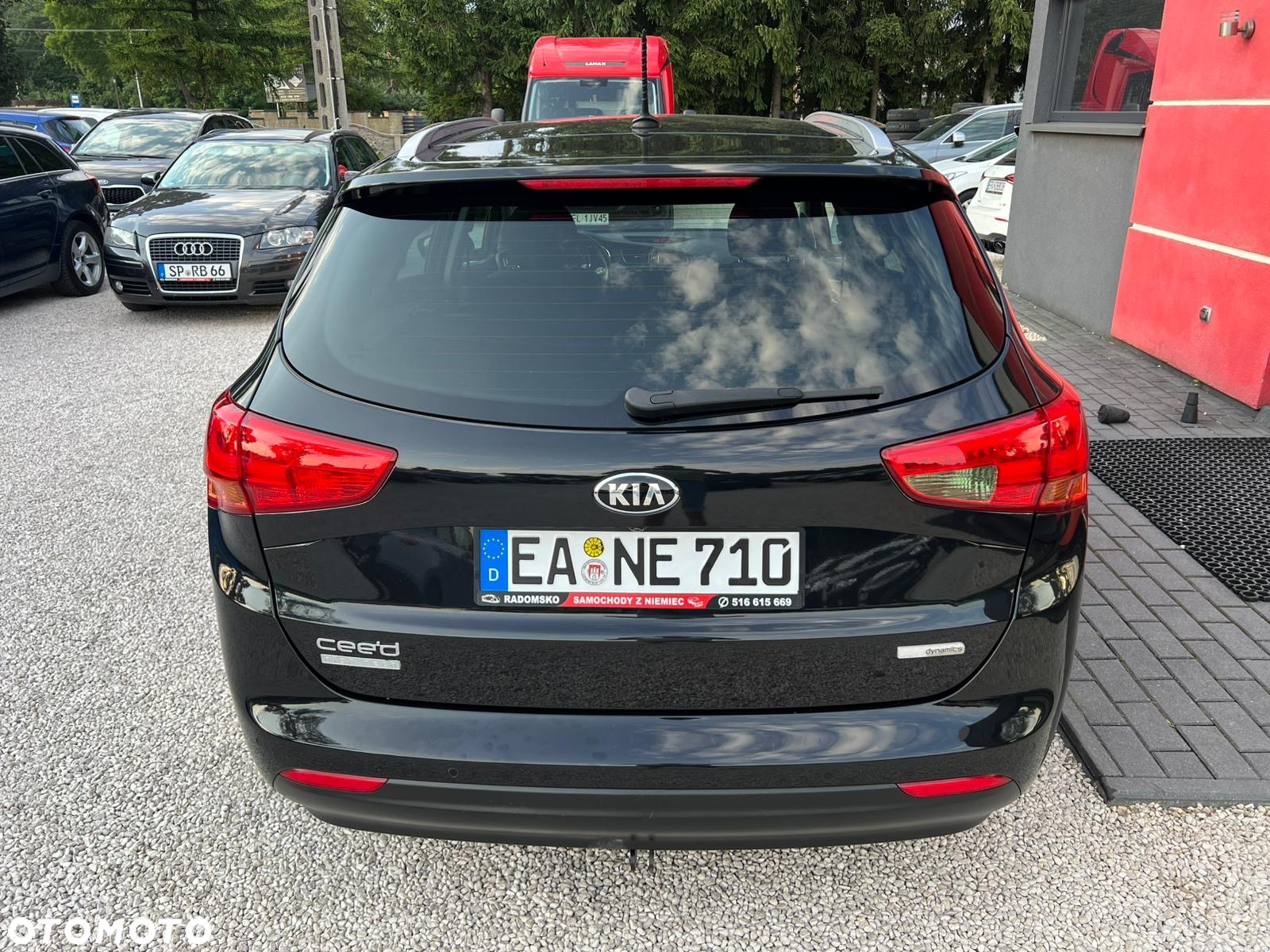 Kia Ceed 1.6 CRDi 128 ISG SW Dream Team Edition - 10