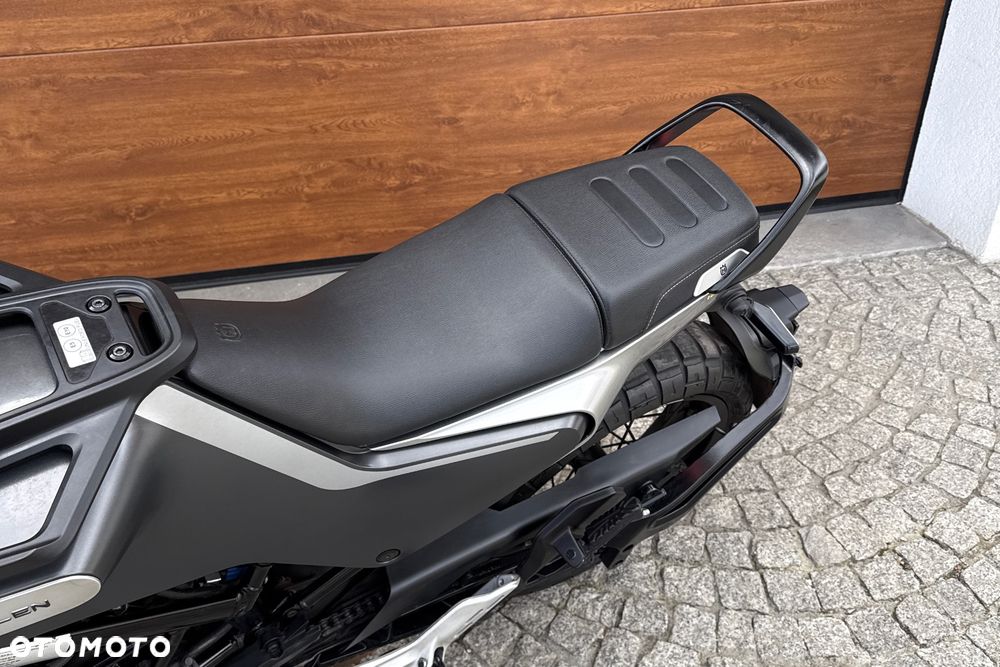 Husqvarna Svartpilen - 19