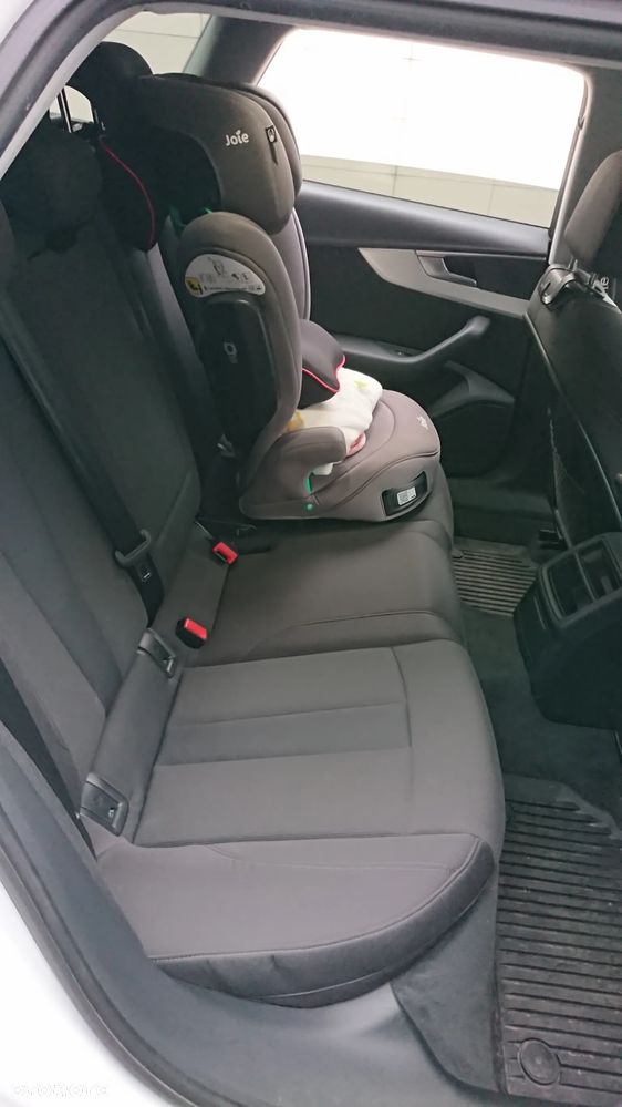 Audi A4 Avant 2.0 TDI DPF clean diesel quattro S line Sportpaket - 29