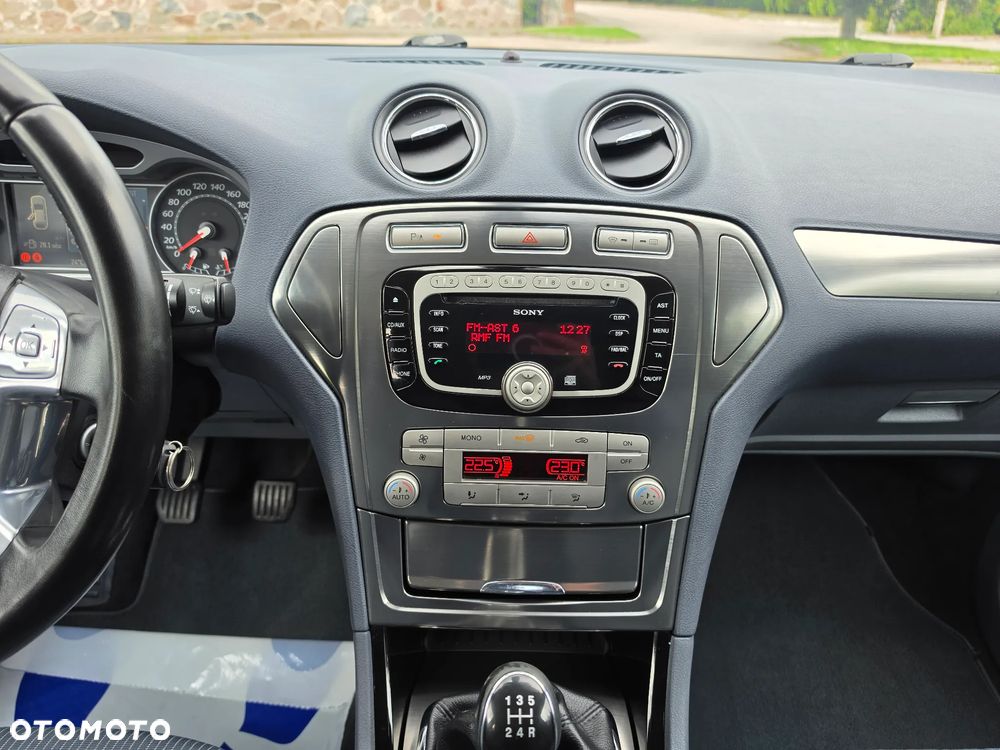 Ford Mondeo 2.0 Ghia Executive - 34