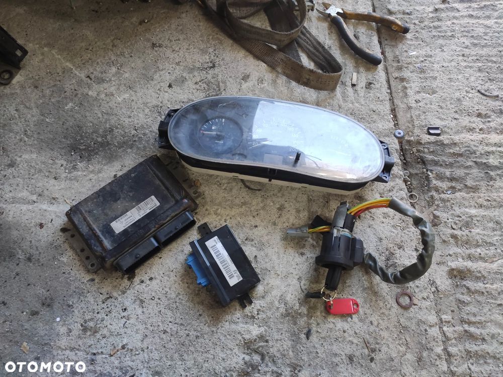 Zestaw Startowy Komputer Renault Kangoo I 1.4 Benzyna S110030306 - 1