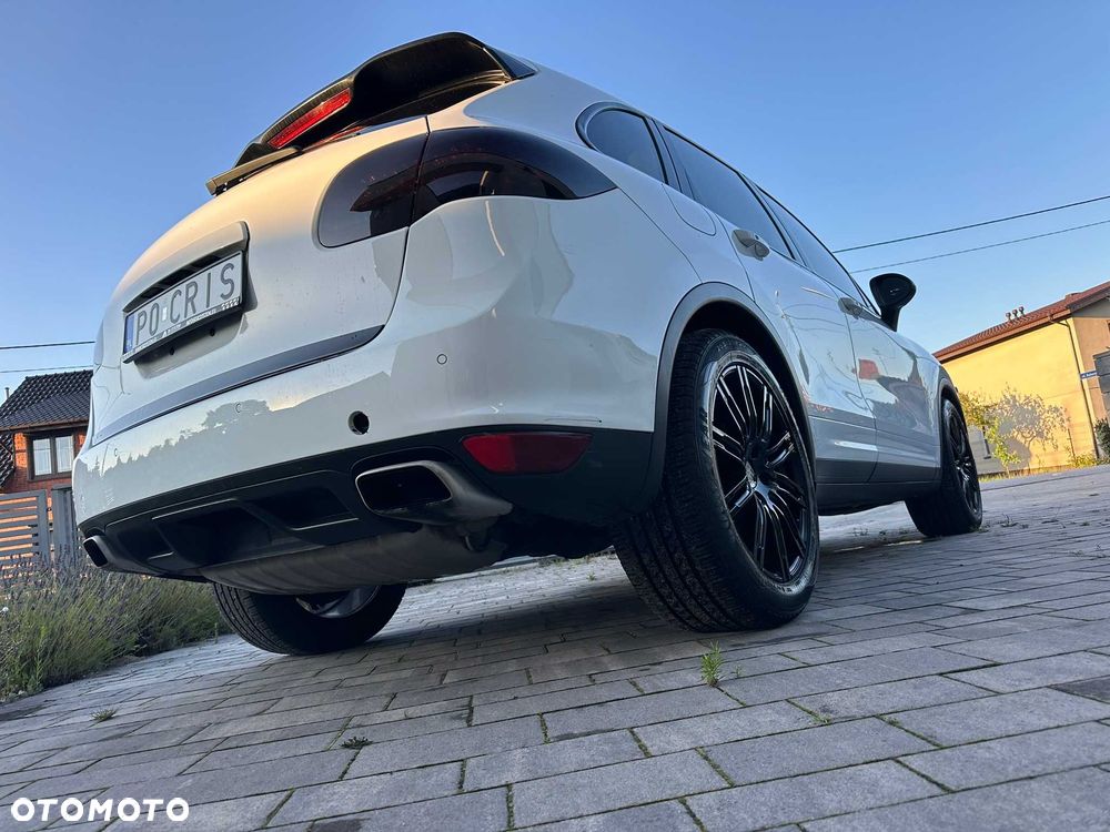 Porsche Cayenne - 1