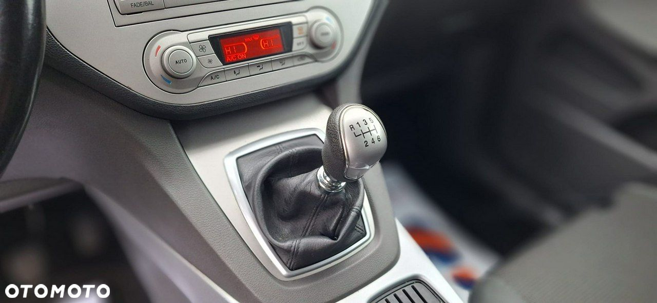 Ford Kuga - 14
